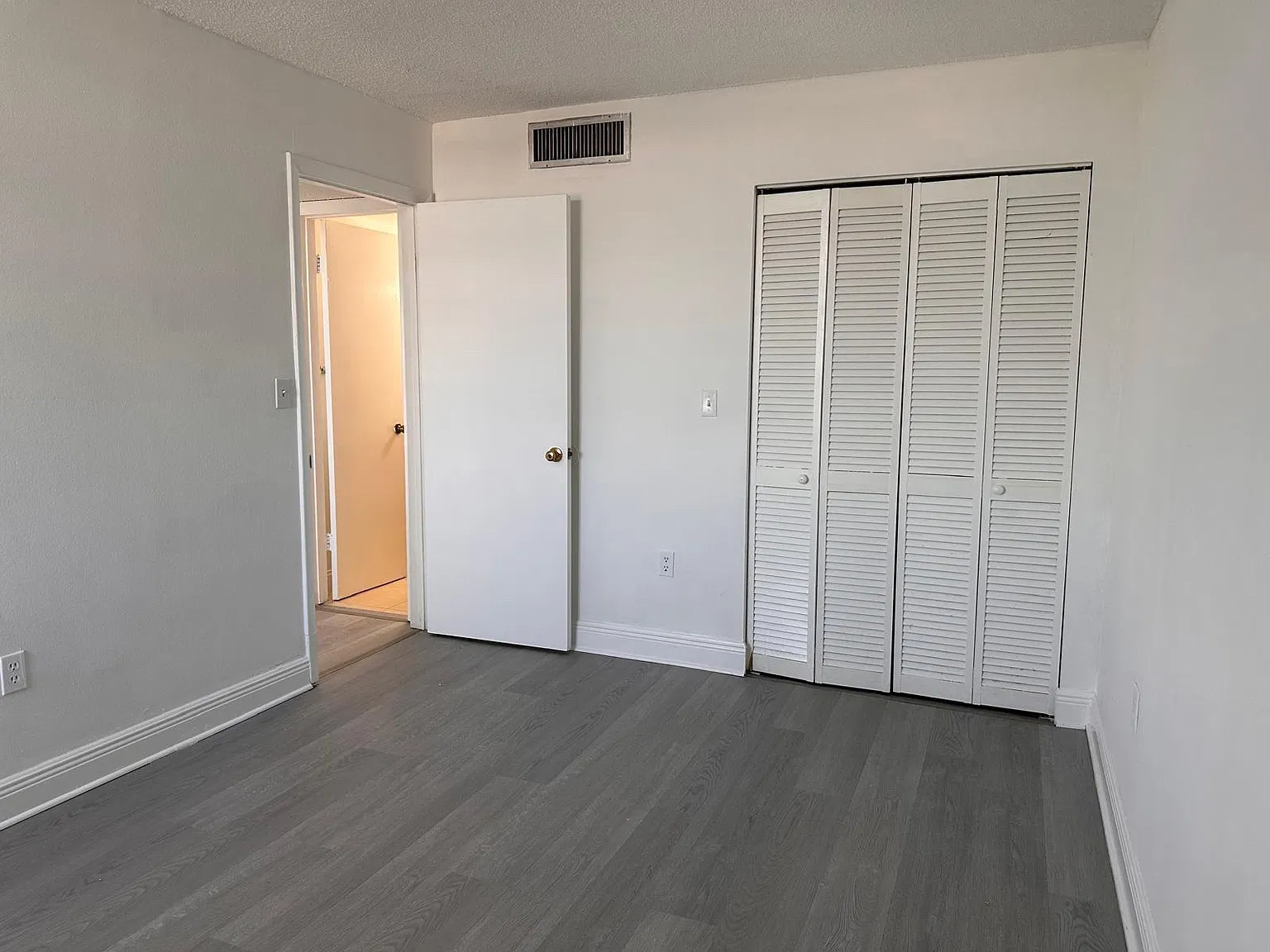2 bed, 685 sqft, $2,100 — Photo 4