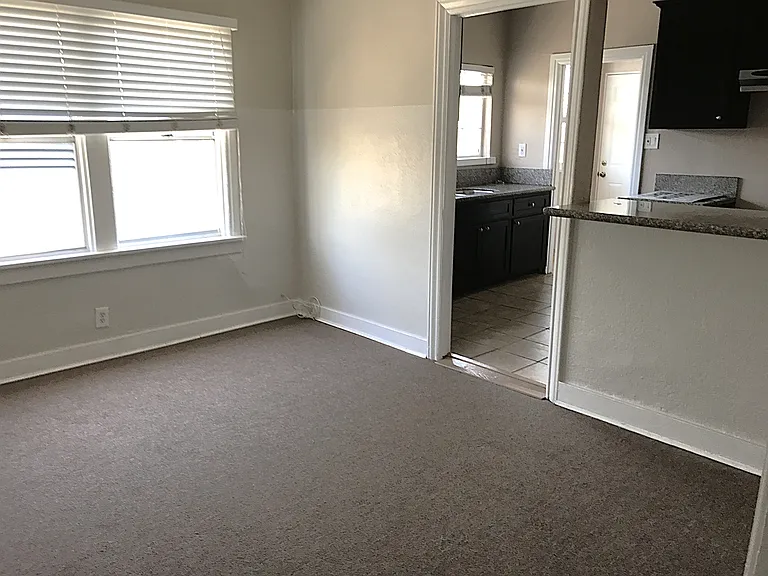 1608 W 35th St #1610-1/2 — Photo 7