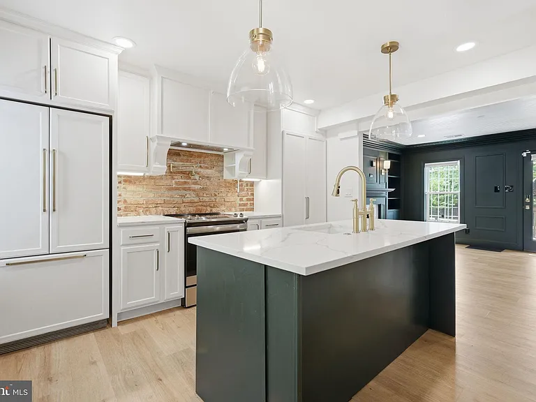 708 I St SE #A — Photo 11