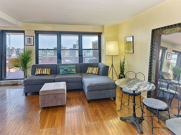 4th image of 210 Broadway Unit G1806
