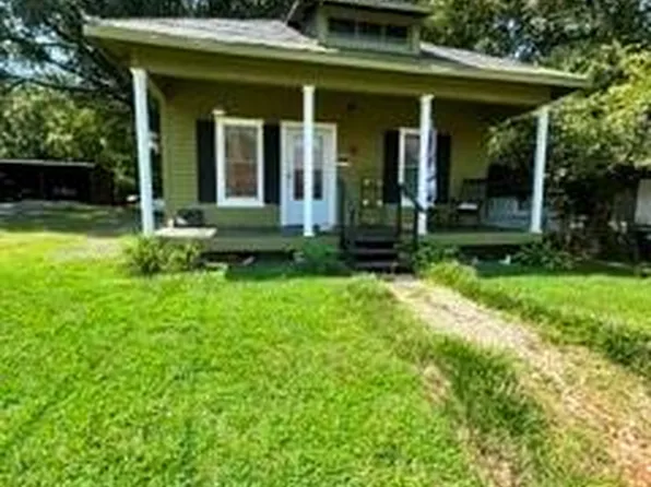 303 W B St, Newton, NC 28658