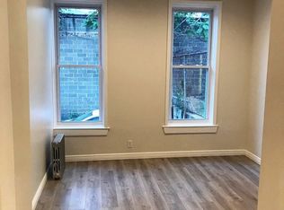 3625 34th St APT 1F, Astoria, NY 11106