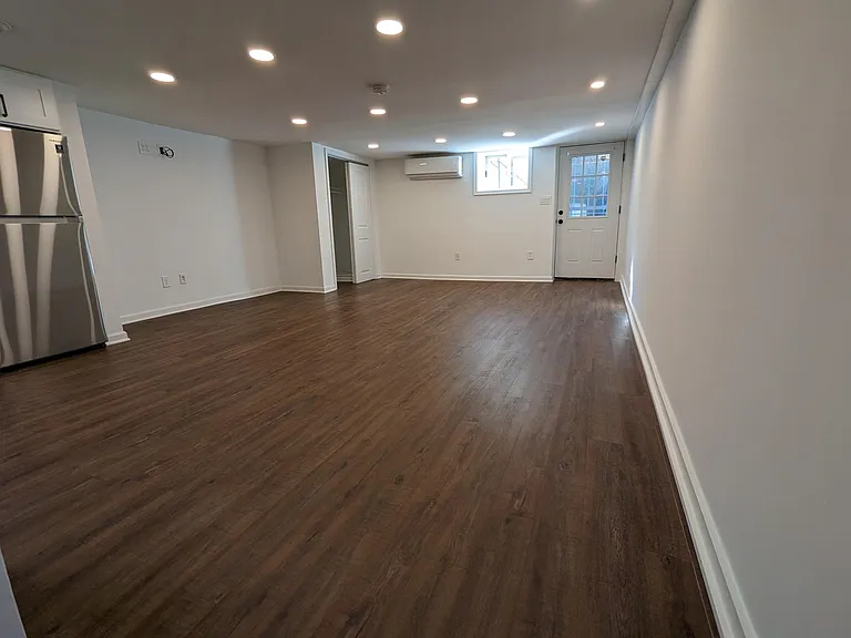 738 11th St NE #3 — Photo 3