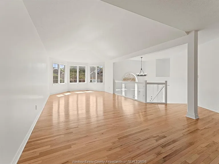 3316 Kenilworth Dr — Photo 6