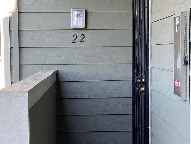 1st image of 22 Castlecrest Dr