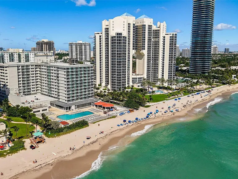 19201 Collins Ave #610 — Photo 43