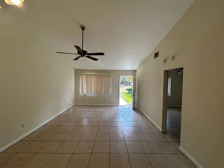 17382 W Carnegie Cir — Photo 6