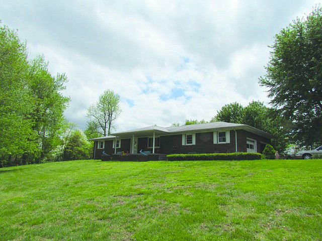 1st image of 3580 Becker Dr