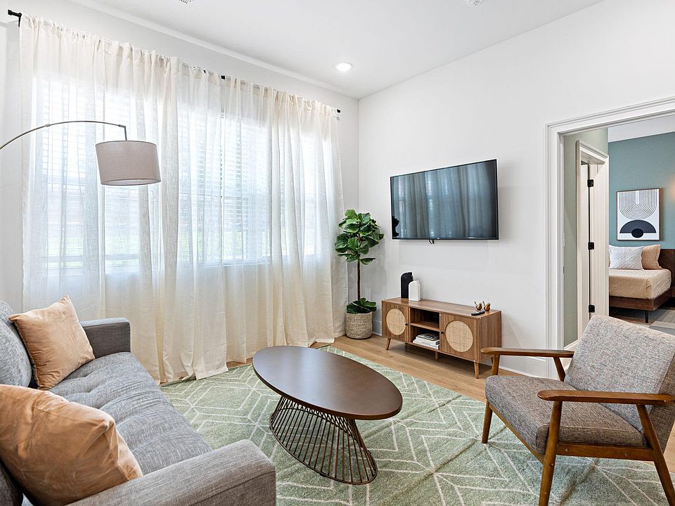 1st image of 404 Douglas Ave #103