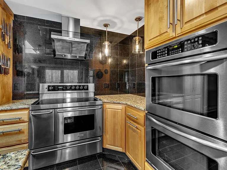 1126 Trailwood Dr — Photo 27