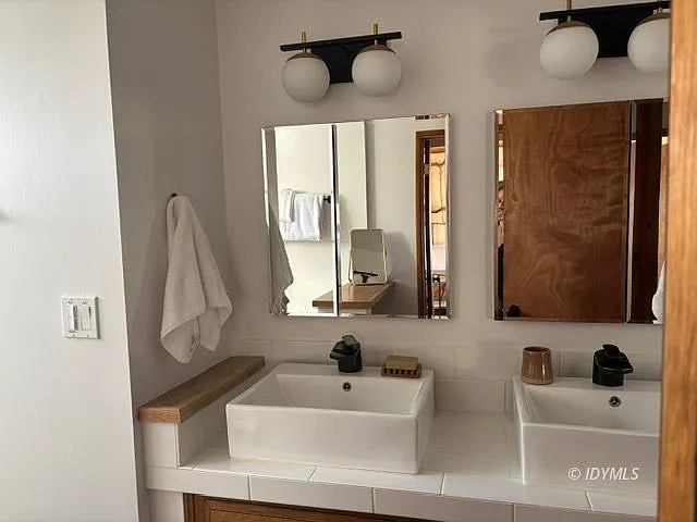 25405 Seneca Dr #25405 — Photo 3