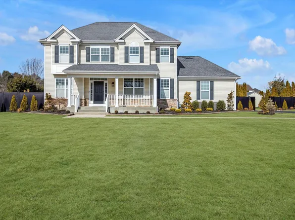 25 Maidstone Lane, Wading River, NY 11792