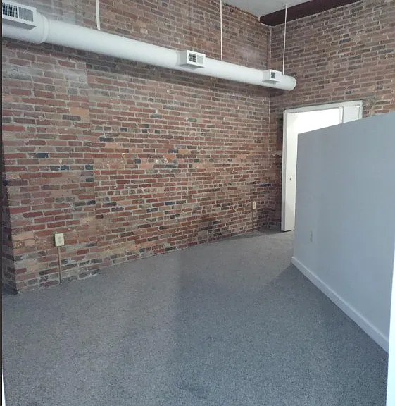 Marlboro Classic Apt & Redwood Square — Photo 95