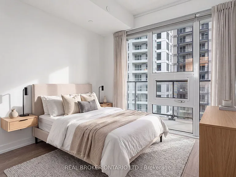 19 Western Battery Rd #2206 — Photo 12