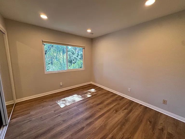 99 Castillian Ave — Photo 5