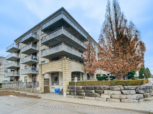 2500 Rutherford Rd S #311, Vaughan, ON L4K 5N7