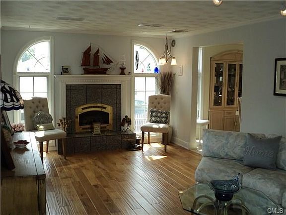 3rd image of 61 Guilford Dr