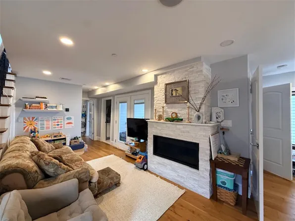 (undisclosed Address), Somerville, MA 02143