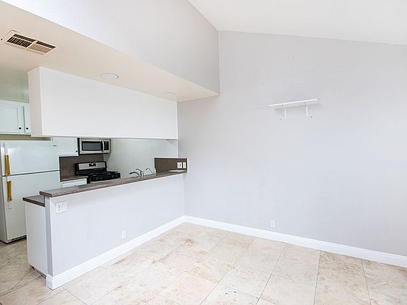 3rd image of 8065 Presidential Way