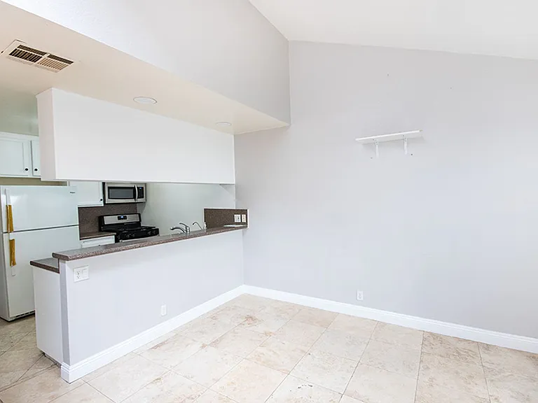 8065 Presidential Way — Photo 3