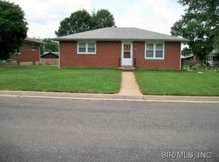213 Columbia Ave, Columbia, IL