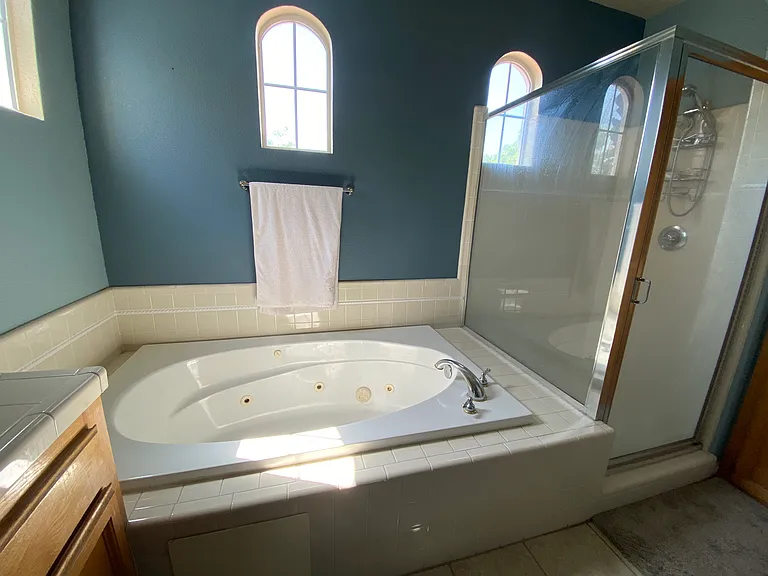 2035 Blackridge Ave — Photo 23