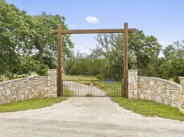 65 Miles Ln, Harper, TX 78631