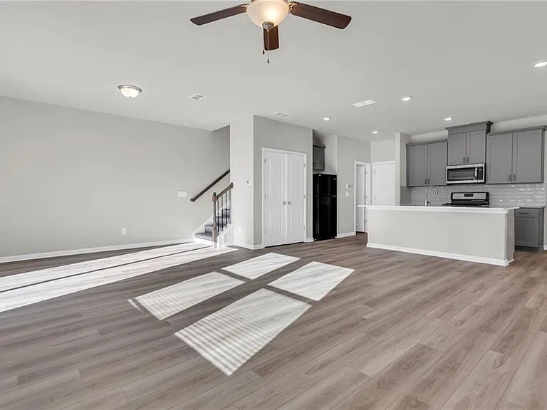 1645 Villageside Ct — Photo 13