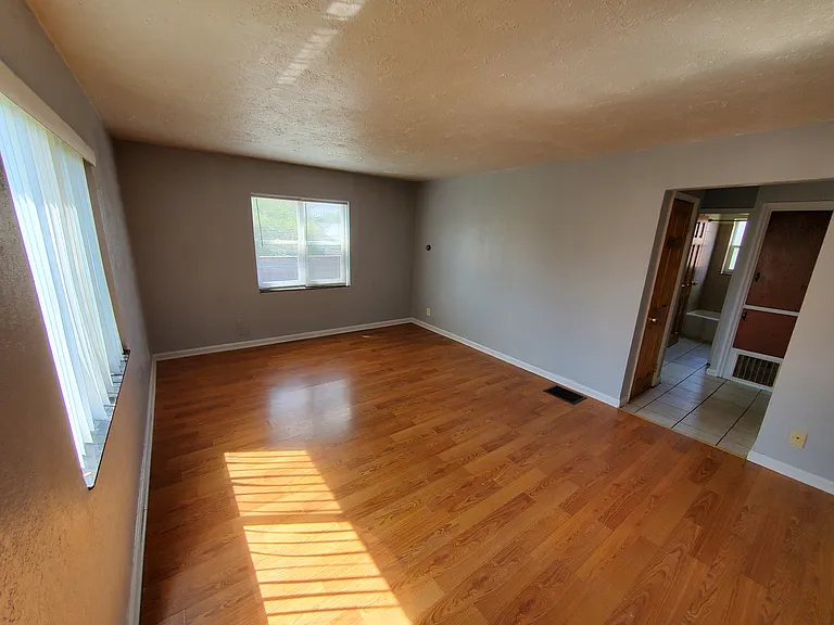 99 N Hampton Rd #D — Photo 14
