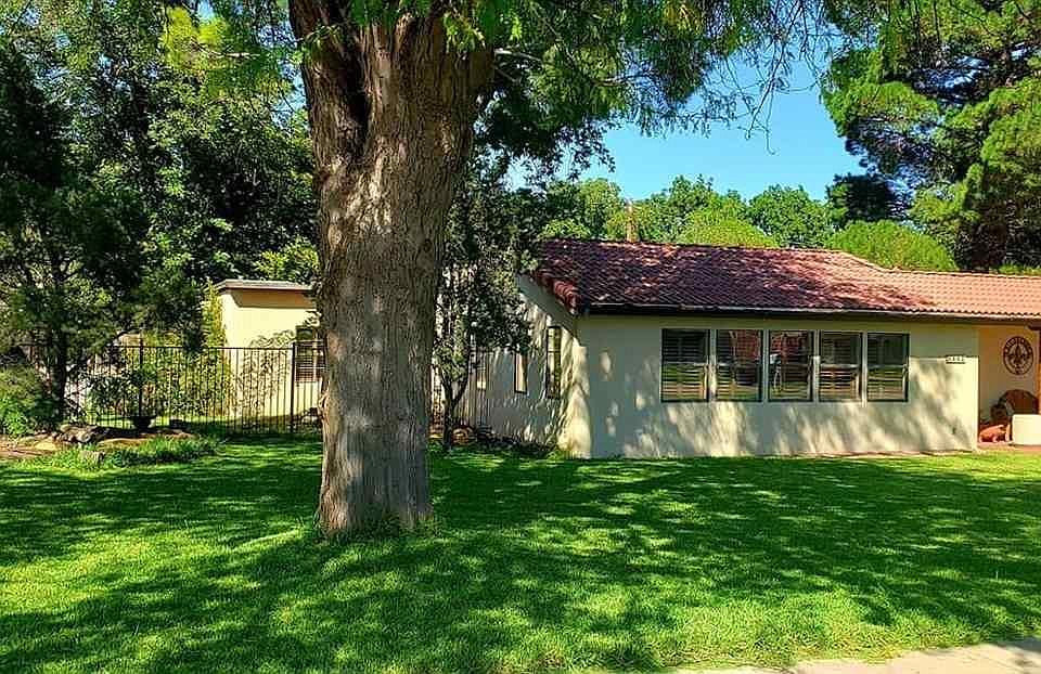 1st image of 802 Elma Dr