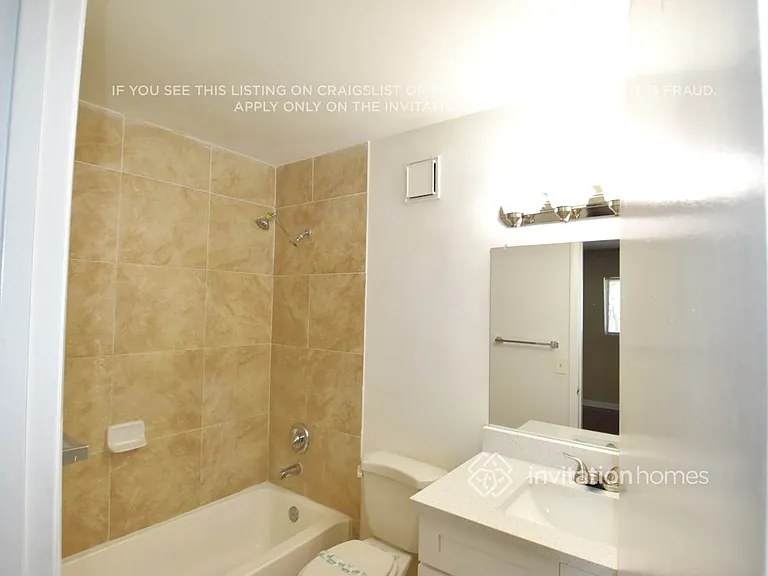 9489 Palm Cir N #9489 — Photo 12