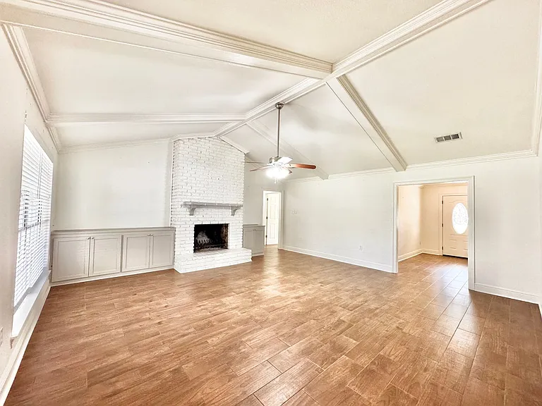 5016 Five Forks Dr — Photo 3