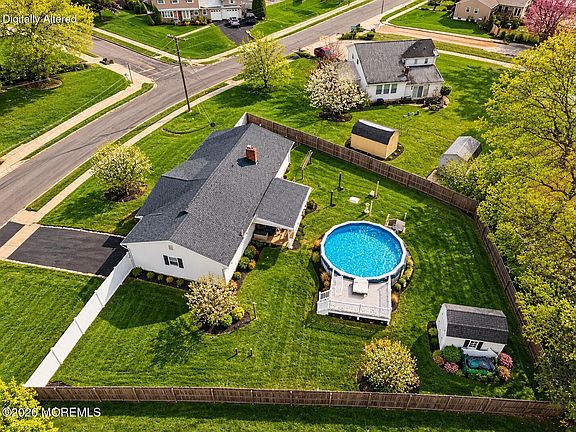 3rd image of 126 Newbury Road