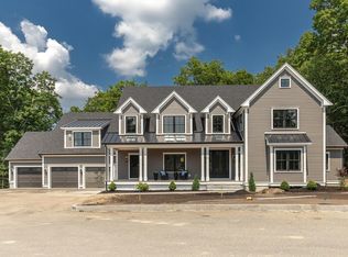 15 Farmhouse Ln, Reading, MA 01867