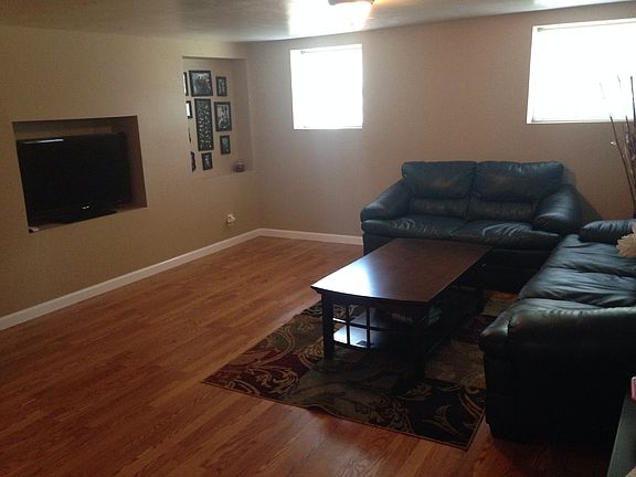 3rd image of 9615 Perrin Ave