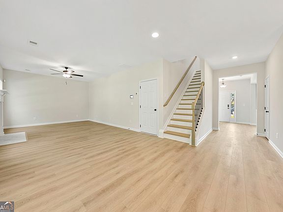 4th image of 122 Ashton Pl #264