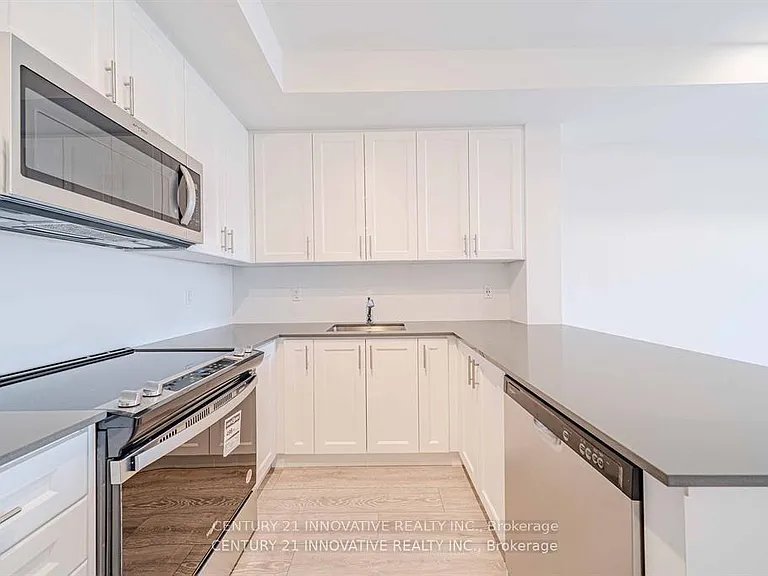 16 Lytham Green Cir #10 — Photo 17