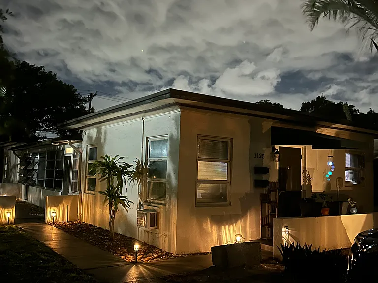 1125 NE 16th Ave #B — Photo 2