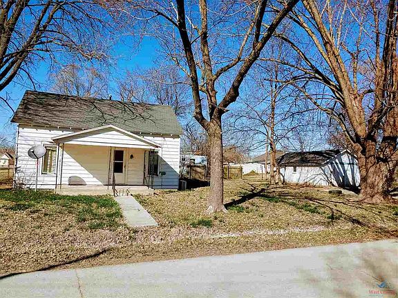 2nd image of 206 W 2nd St