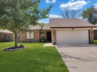 308 Colony Dr, Arlington, TX 76002