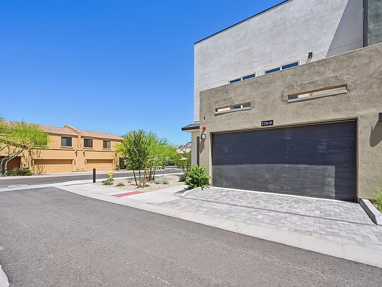Agave Townhomes — Photo 40