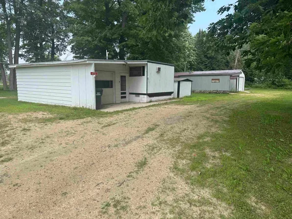 W5168 Shady Ln, Shawano, WI 54166