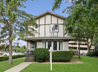 135 Aurora Ave, Naperville, IL 60540