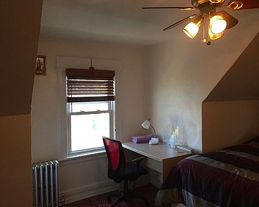 2nd image of 20 Parkway W