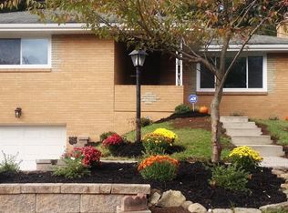 434 Parkridge Dr, Bethel Park, PA