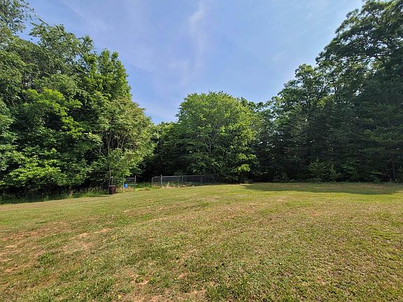 2nd image of 929 Sontag Rd