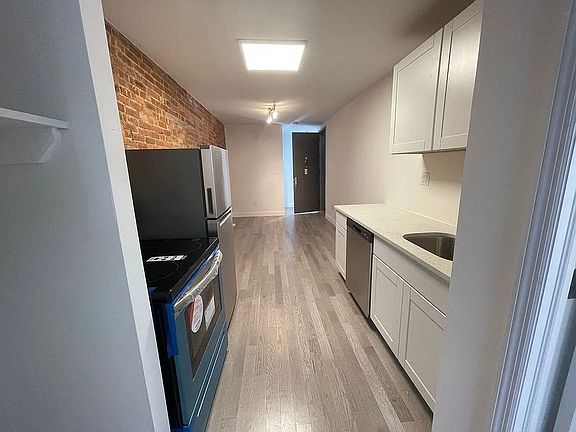 3rd image of 318 E 104th St #2E