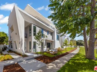3236 S Barrington Ave, Los Angeles, CA 90066