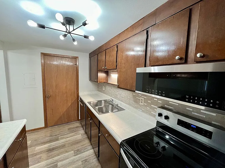 3520 Evergreen Dr — Photo 4