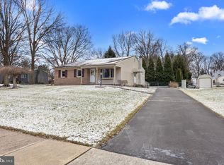 2440 Winding Ln, Hatboro, PA 19040